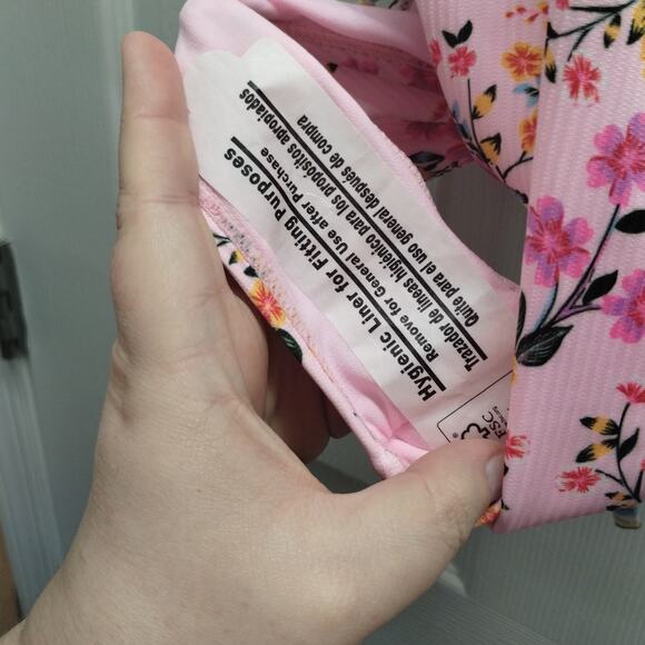 No Boundaries NWT Juniors Size Large Pink Floral Tie Shoulder One-Piece Swimsuit - Picture 6 of 10